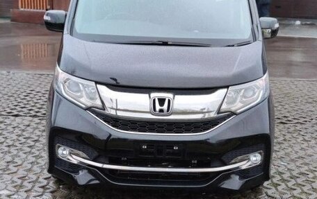 Honda Stepwgn IV, 2016 год, 1 590 000 рублей, 5 фотография