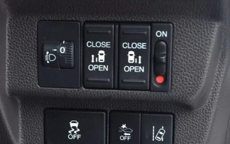 Honda Freed II, 2017 год, 1 350 000 рублей, 4 фотография