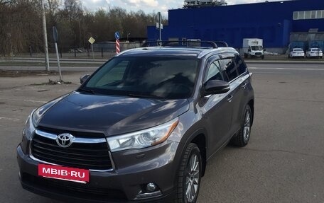 Toyota Highlander III, 2014 год, 2 300 000 рублей, 3 фотография