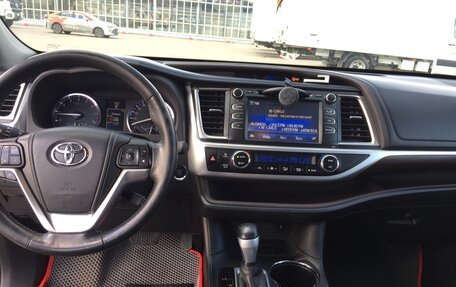 Toyota Highlander III, 2014 год, 2 300 000 рублей, 6 фотография