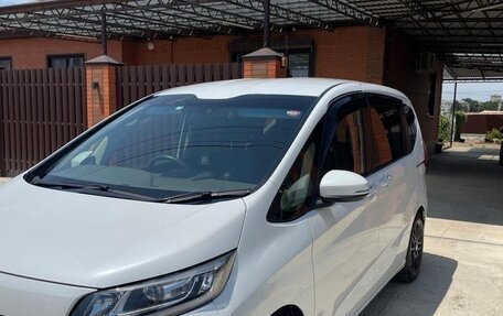 Honda Freed II, 2023 год, 1 600 000 рублей, 2 фотография