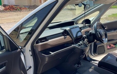 Honda Freed II, 2023 год, 1 600 000 рублей, 7 фотография