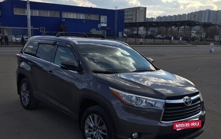 Toyota Highlander III, 2014 год, 2 300 000 рублей, 2 фотография