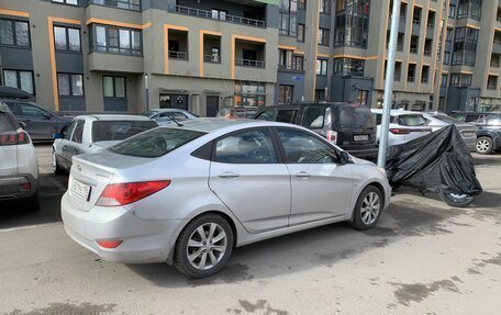 Hyundai Solaris II рестайлинг, 2013 год, 720 000 рублей, 2 фотография