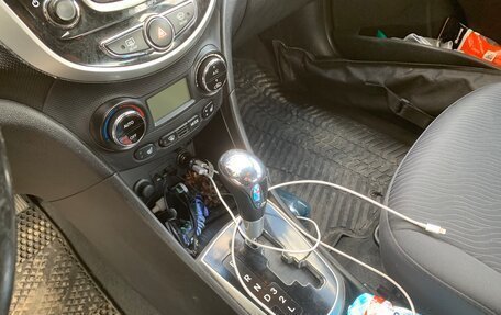 Hyundai Solaris II рестайлинг, 2013 год, 720 000 рублей, 5 фотография