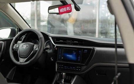 Toyota Corolla, 2018 год, 1 950 000 рублей, 10 фотография