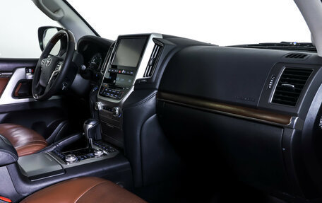 Toyota Land Cruiser 200, 2018 год, 7 200 000 рублей, 10 фотография