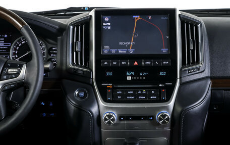 Toyota Land Cruiser 200, 2018 год, 7 200 000 рублей, 13 фотография