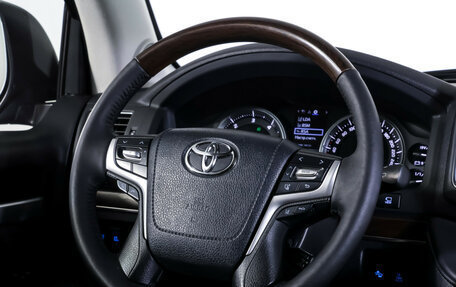 Toyota Land Cruiser 200, 2018 год, 7 200 000 рублей, 14 фотография