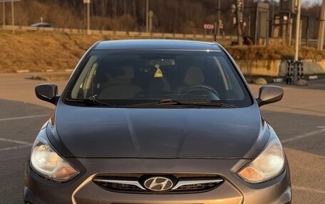 Hyundai Solaris II рестайлинг, 2012 год, 650 000 рублей, 1 фотография