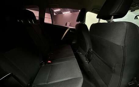 Toyota RAV4, 2015 год, 1 799 777 рублей, 16 фотография