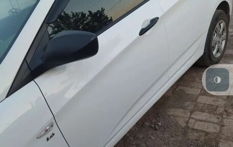 Hyundai Solaris II рестайлинг, 2011 год, 630 000 рублей, 7 фотография