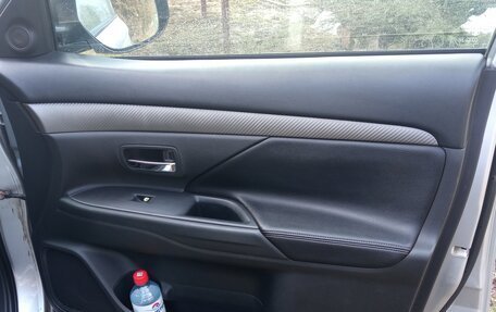 Mitsubishi Outlander III рестайлинг 3, 2014 год, 1 650 000 рублей, 18 фотография