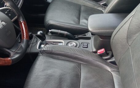 Mitsubishi Outlander III рестайлинг 3, 2014 год, 1 650 000 рублей, 23 фотография