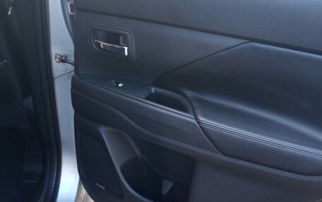 Mitsubishi Outlander III рестайлинг 3, 2014 год, 1 650 000 рублей, 27 фотография