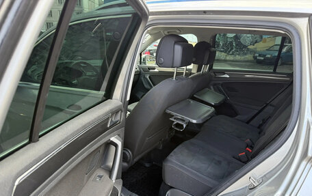 Volkswagen Tiguan II, 2018 год, 2 890 000 рублей, 18 фотография