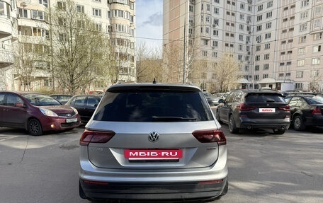 Volkswagen Tiguan II, 2018 год, 2 890 000 рублей, 6 фотография