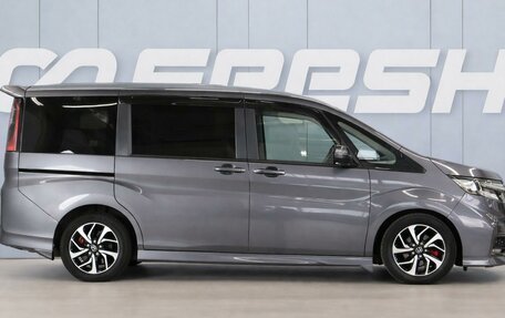 Honda Stepwgn IV, 2018 год, 2 785 000 рублей, 3 фотография