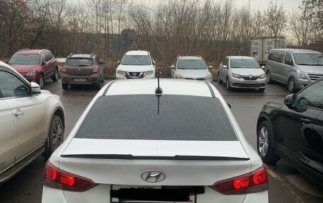 Hyundai Solaris II рестайлинг, 2018 год, 700 000 рублей, 1 фотография