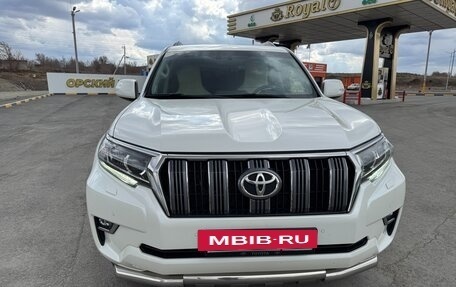 Toyota Land Cruiser Prado 150 рестайлинг 2, 2017 год, 4 750 000 рублей, 5 фотография