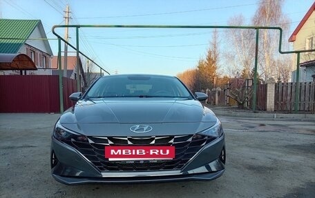 Hyundai Elantra, 2022 год, 1 970 000 рублей, 2 фотография