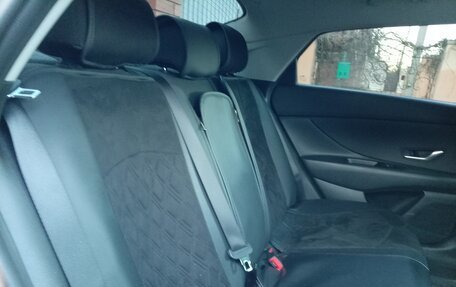 Hyundai Elantra, 2022 год, 1 970 000 рублей, 10 фотография