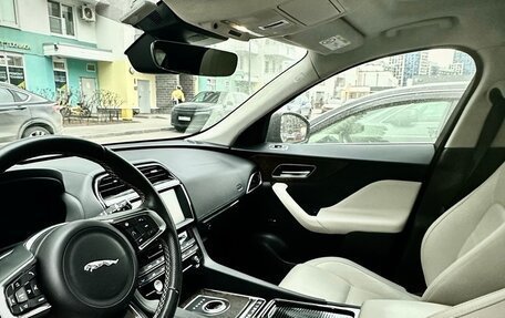 Jaguar F-Pace, 2018 год, 4 500 000 рублей, 5 фотография