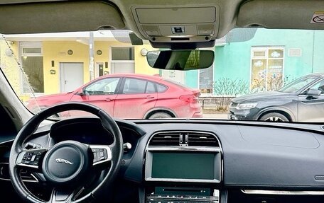 Jaguar F-Pace, 2018 год, 4 500 000 рублей, 6 фотография