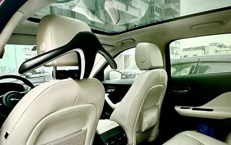 Jaguar F-Pace, 2018 год, 4 500 000 рублей, 7 фотография