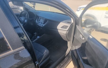 Hyundai Solaris II рестайлинг, 2017 год, 650 000 рублей, 10 фотография