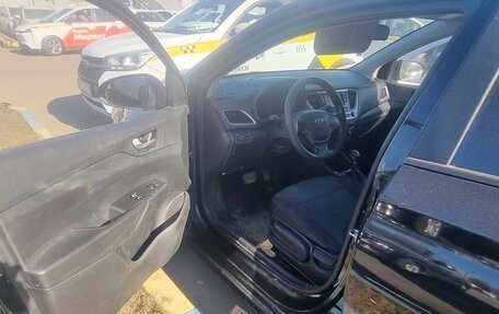 Hyundai Solaris II рестайлинг, 2017 год, 650 000 рублей, 11 фотография