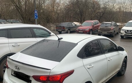Hyundai Solaris II рестайлинг, 2018 год, 700 000 рублей, 2 фотография