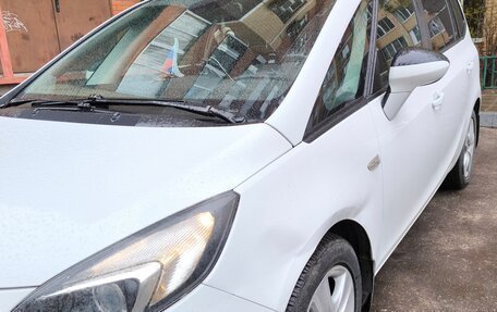 Opel Zafira C рестайлинг, 2013 год, 900 000 рублей, 2 фотография