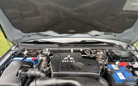 Mitsubishi Pajero IV, 2011 год, 2 300 000 рублей, 16 фотография