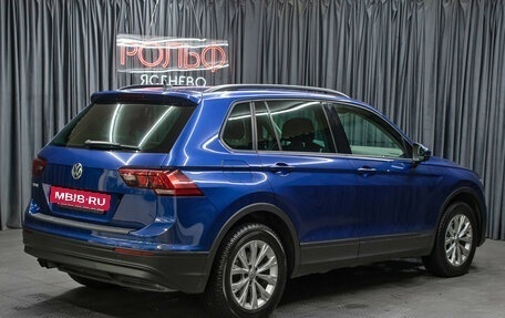 Volkswagen Tiguan II, 2019 год, 2 298 000 рублей, 5 фотография