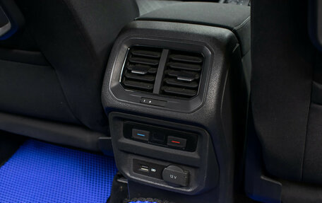 Volkswagen Tiguan II, 2019 год, 2 298 000 рублей, 23 фотография