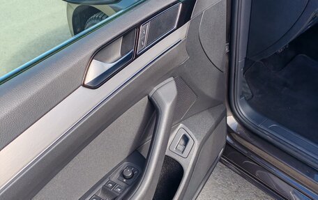 Volkswagen Passat B8 рестайлинг, 2017 год, 1 910 000 рублей, 17 фотография