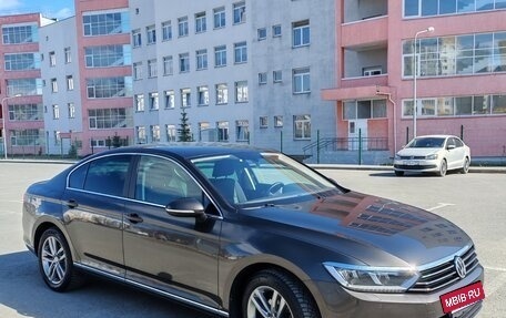 Volkswagen Passat B8 рестайлинг, 2017 год, 1 910 000 рублей, 7 фотография