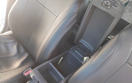 Toyota Avensis III рестайлинг, 2006 год, 850 000 рублей, 35 фотография