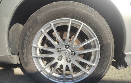 Toyota Avensis III рестайлинг, 2006 год, 850 000 рублей, 38 фотография