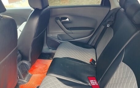 Volkswagen Polo VI (EU Market), 2013 год, 800 000 рублей, 8 фотография