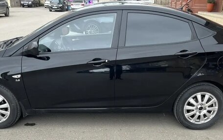 Hyundai Solaris II рестайлинг, 2013 год, 800 000 рублей, 5 фотография