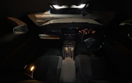 Nissan Gloria XI, 2003 год, 350 000 рублей, 4 фотография