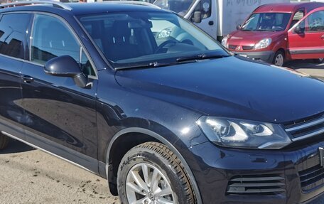 Volkswagen Touareg III, 2012 год, 2 069 000 рублей, 3 фотография