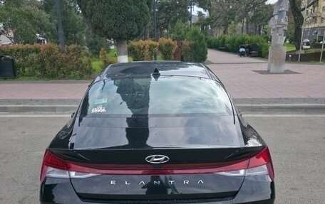 Hyundai Elantra, 2021 год, 1 800 000 рублей, 4 фотография