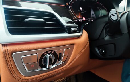 BMW 7 серия, 2019 год, 5 000 000 рублей, 15 фотография