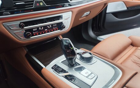 BMW 7 серия, 2019 год, 5 000 000 рублей, 36 фотография