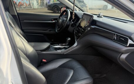 Toyota Camry, 2021 год, 3 150 000 рублей, 15 фотография