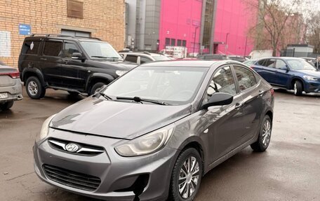 Hyundai Solaris II рестайлинг, 2011 год, 395 000 рублей, 1 фотография