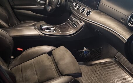 Mercedes-Benz E-Класс, 2019 год, 3 700 000 рублей, 5 фотография